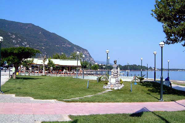 Kamena Vourla - Seaside Promenade