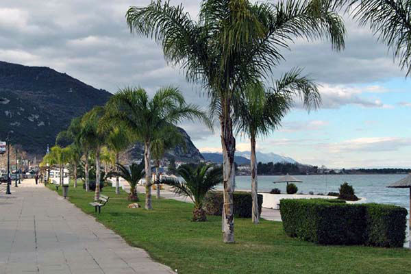 Kamena Vourla - Seaside Promenade